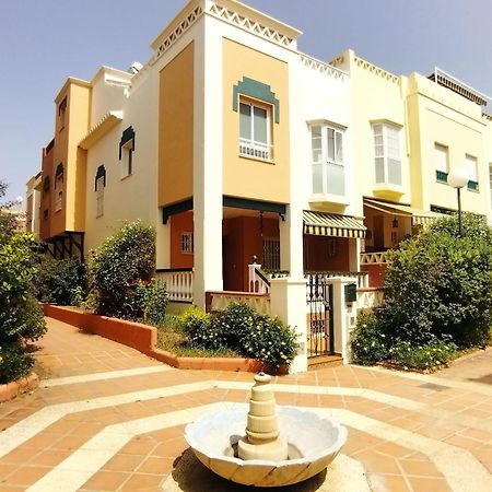 内尔哈Casa Playa, Terraza Y Garaje公寓 外观 照片