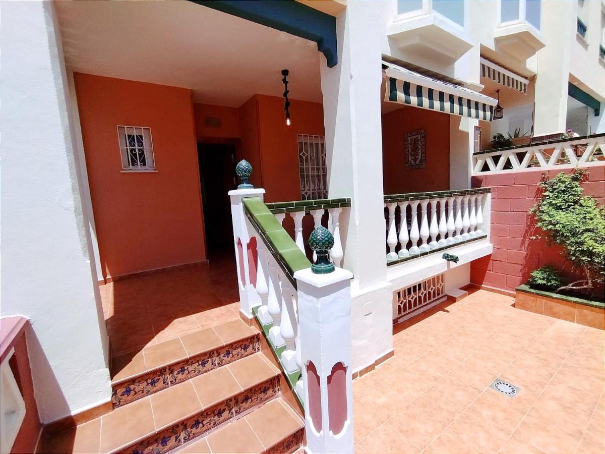 内尔哈Casa Playa, Terraza Y Garaje公寓 外观 照片